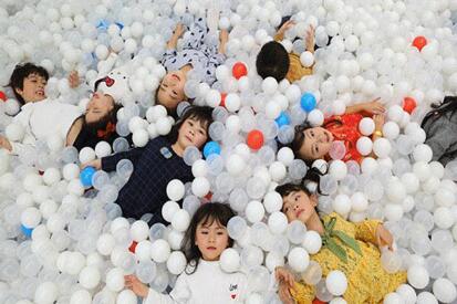  /></p>
<section class=